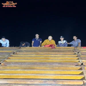 Lắp dựng & đặt nóc nhà thờ họ Lê (gia đình anh Lê Đức Doanh) tại Gia Viễn – Ninh Bình