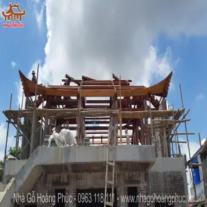Công trình nhà gỗ 3 gian 2 dĩ mái đao lắp dựng trên tầng 2 tại tỉnh Hưng Yên