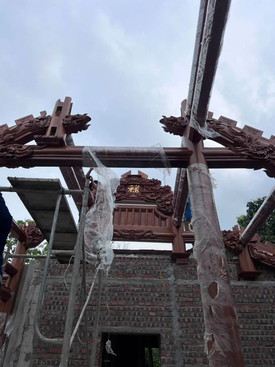 lap-dung-can-nha-tho-ho-3-gian-go-lim-nam-phi-tai-thai-binh