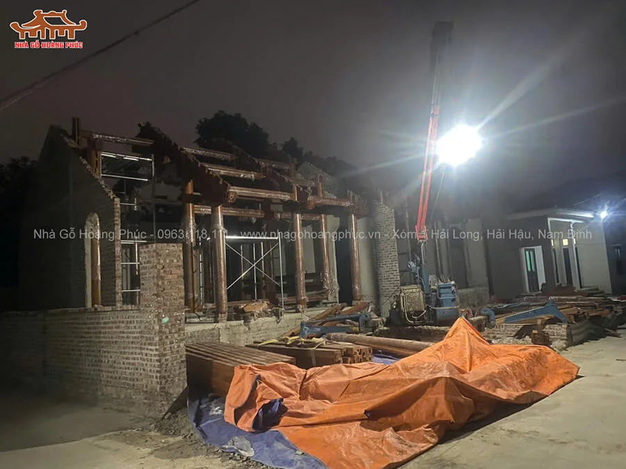 lap-dung-dat-noc-nha-tho-ho-le-gia-dinh-anh-le-duc-doanh-tai-gia-vien-ninh-binh-3