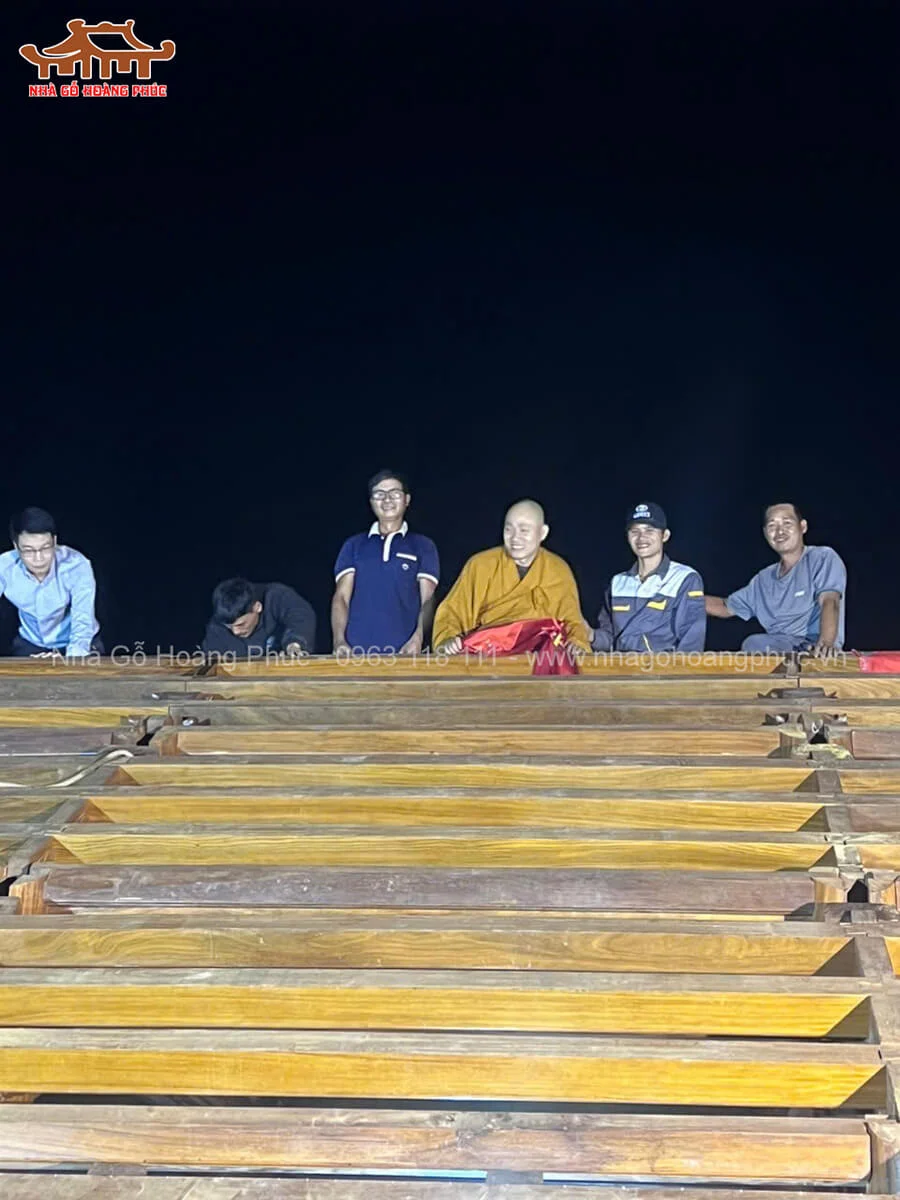 lap-dung-dat-noc-nha-tho-ho-le-gia-dinh-anh-le-duc-doanh-tai-gia-vien-ninh-binh-4