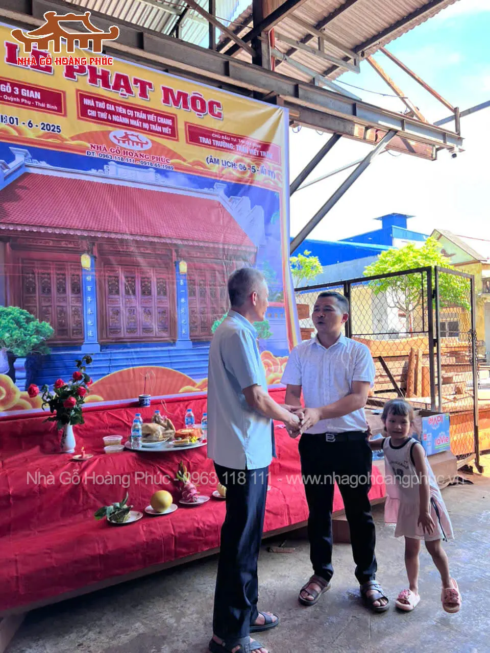 le-phat-moc-can-nha-go-3-gian-go-sen-cho-bac-tran-viet-tram-5