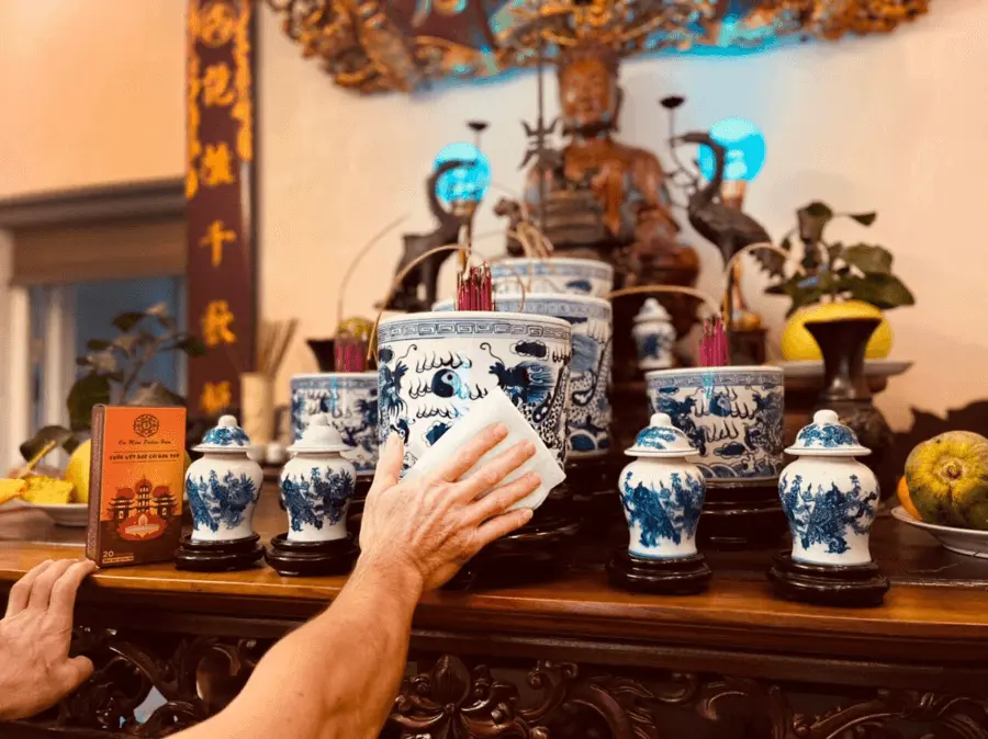 Thời điểm lý tưởng để lau dọn bàn thờ
